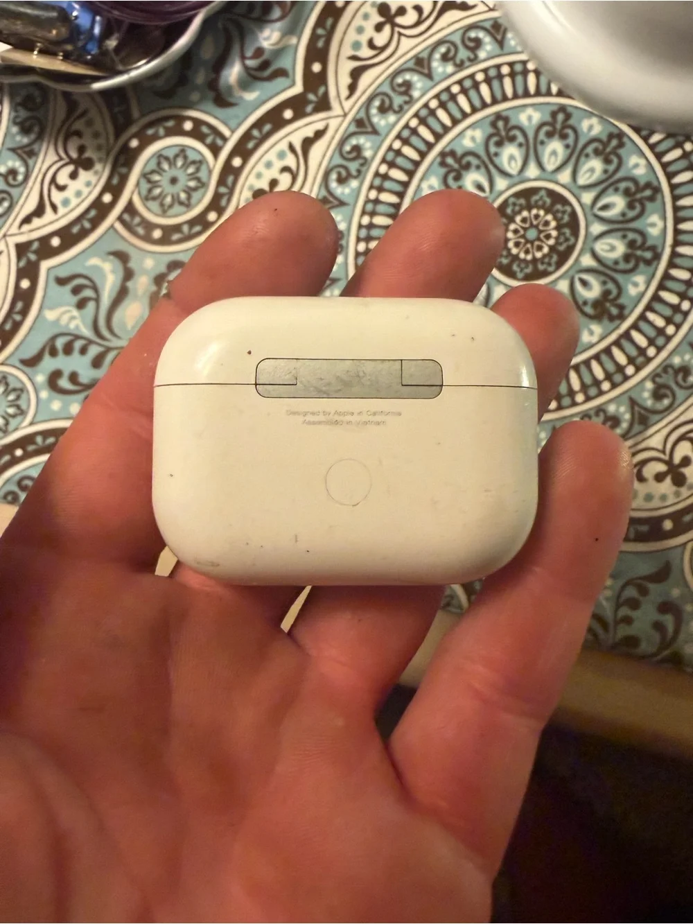 White I Pod Pros  Wireless Earbuds with Charging Case